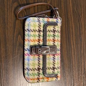 Vintage Coach quilted wristlet with bright pink lining
